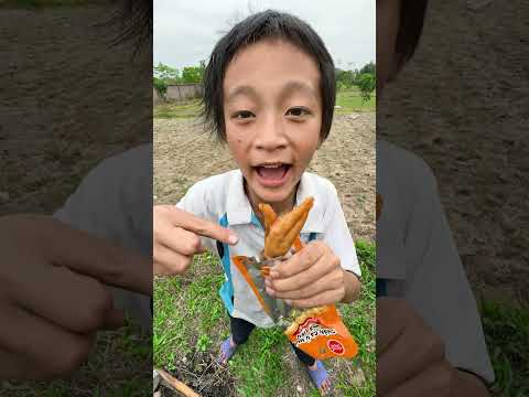 Bạn phe thích ăn chân gà màu gì? trận chiến ăn chân gà #shorts