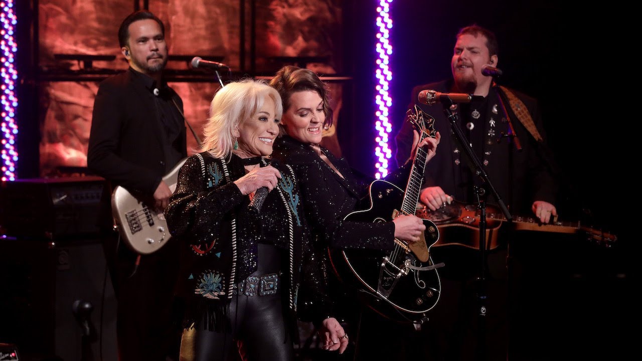 Tanya Tucker & Brandi Carlile Perform Hard Luck'