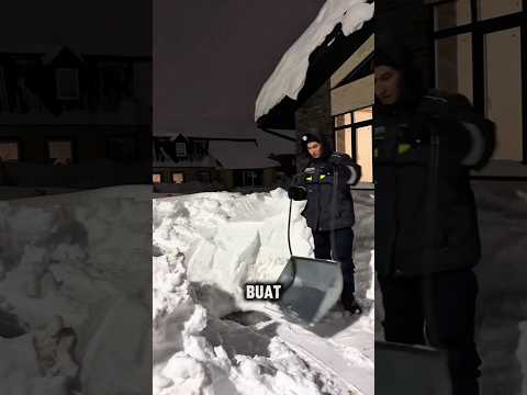 Jenius atau Bahaya? Buang Salju ke Lubang Got 😱❄️ #shorts