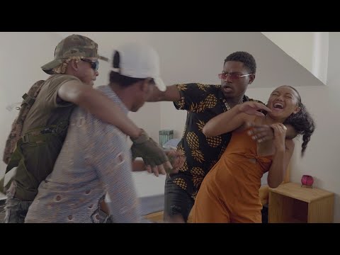 ILS VEULENT TOUS GÉRER LA COUSINE DE LEUR POTE