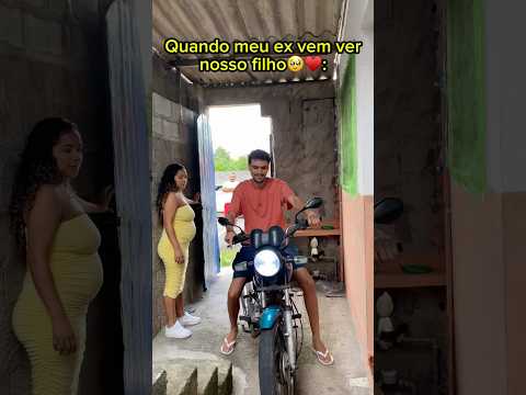 Quando os pais são separados😂