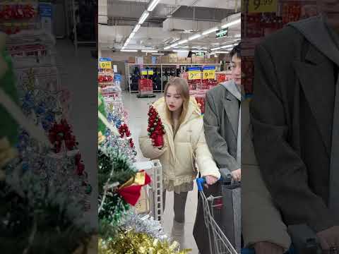 中外超市神曲已解冻95%… #刘德华正在解冻 #情侣日常 #外国媳妇 #神秘