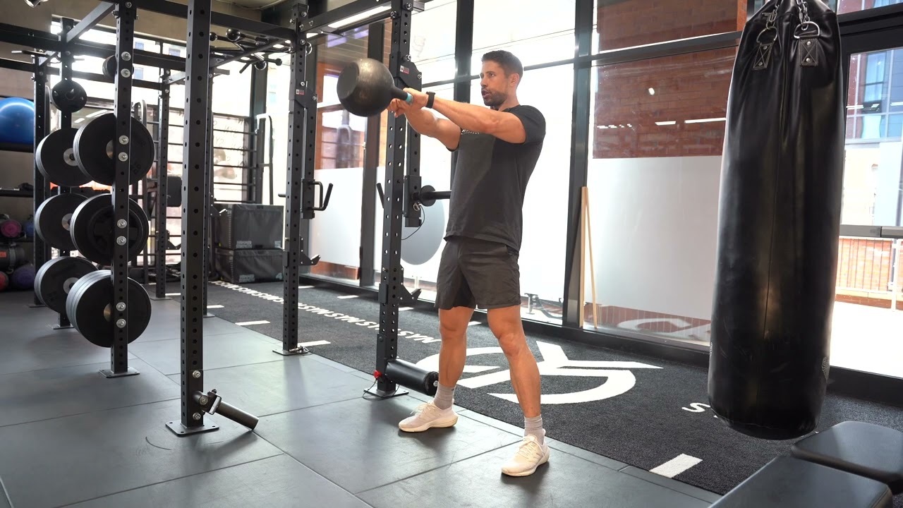 Swing pesante con kettlebell