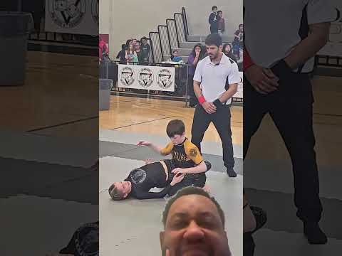 ??? This trap was effortless #CalfSlicer #bjj #submission #jiujitsu #mma #grappling #martialarts