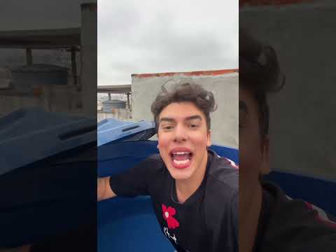 Entrei de vez na caixa de água da vizinha