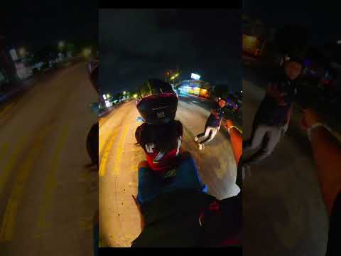 Parte dos prestándole la moto a mi novia #motos #biker