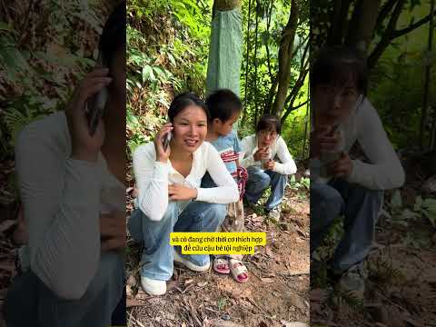 Bé trai may mắn được cô gái giải cứu #shorts