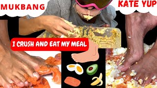 HUGE MUKBANG ! SALMON RAW, EGGS, AVOCADOS, BANANA ETC… 🦶