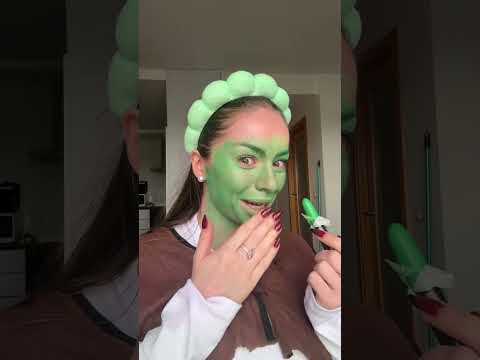 El maquillaje menos útil que vais a ver : #shorts #short #siiara_