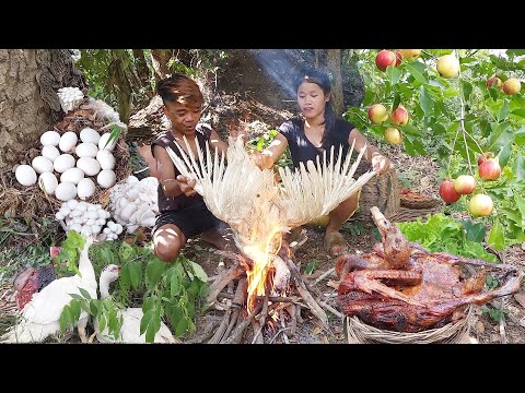 Survival in forest, Catch duck for food & Duck spicy grilled for dinner, Mushroom & egg for food