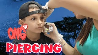 KEVIN FA IL PIERCING ALL'ORECCHIO 👂