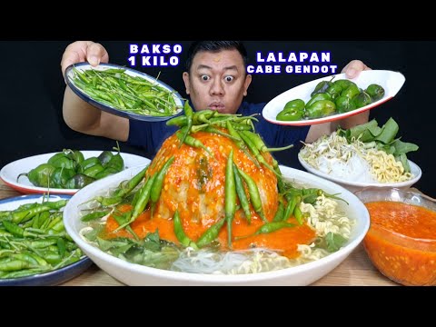 NGEUNAH PISAN ⁉️ MAKAN 1 KG BAKSO ISI FULL DAGING LALAPAN CABE GENDOT MENTAH  PERUT BERGEJOLAK EUY