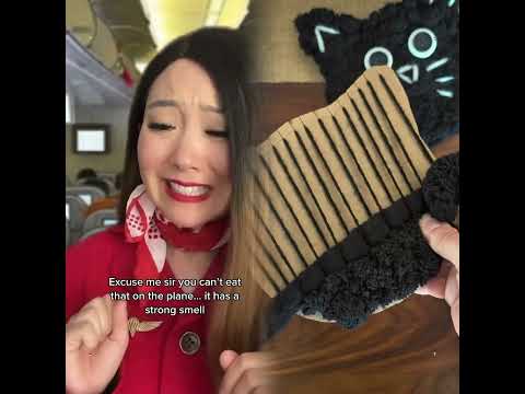 When a passenger brings smelly food on the plane 🍽