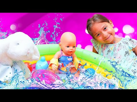 Selín hace un picnic con su muñeca Baby Born. Vídeos de juguetes bebés para niñas.