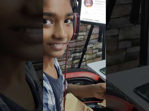 surprise a kid with a toy's forgettable response #madhupennemgaming #shorts #auto #gifts #ffshorts