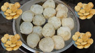 রাস্তার পাসে পুরি বাজা