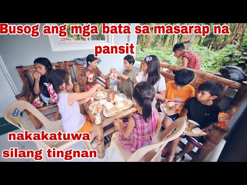 Kakaibang luto nang pansit,maraming mga bata ang nabusog.