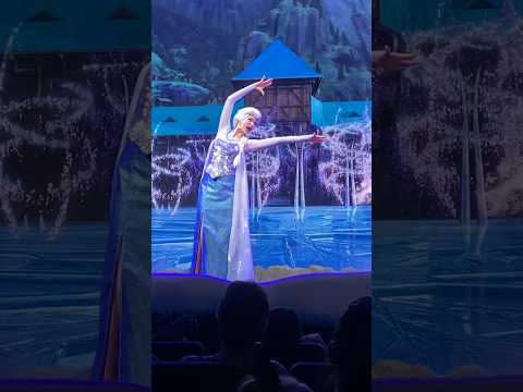 ❄️ Elsa Sings LET IT GO  with Snow!❄️ SUBSCRIBE #frozen #princess #elsa #disneyworld #disneyjunior
