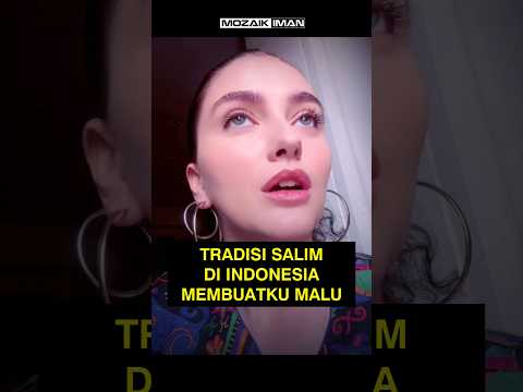 Tradisi Salim di Indonesia Bikin Bule ini Malu #shorts #hidayah #indonesia