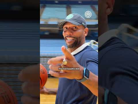 Maicon at UNC: from full-back to shooting guard for a day 🤩🏀⚽ #IMInter #Shorts