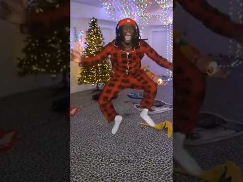 Kai Cenat rings in the Christmas Season 🎅🎄