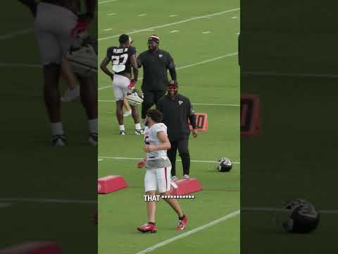 This impersonation of Bijan by Drake London 🤣  #nfl #falcons #funny