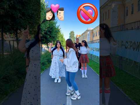 Right or left ? I am ๐๐ง๐ฉ๐ปโโค๏ธโ๐จ๐ป