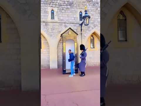 Insolent people will be arrested #kingguard #horse #royalguard #tourist #royalfamily #england