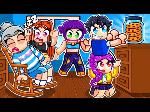 I Played Steal the COOKIES With The HUNTRIX! (Roblox)