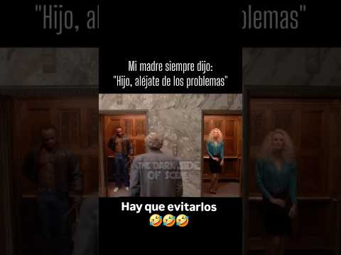 *"Mi mamá me dijo que evitara los problemas… pero no me dijo cómo 😂😂😂"* #comedia #humor #movie