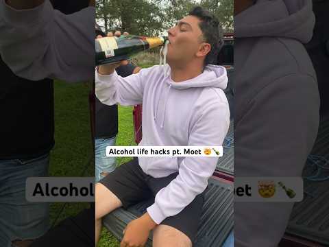 El DeNadaCarnal destapa una Moet🥴🍾 se llena todo🤣#amigos #tiktok #comedia #fyp #shorts #subscribe