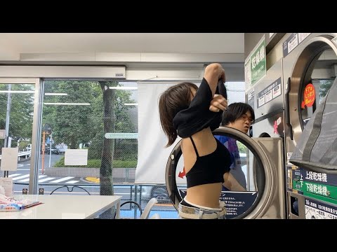 コインランドリーでその場で服を脱いで洗い出したら隣の客はどんな反応する？