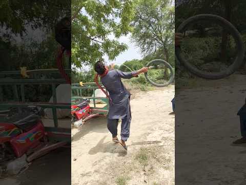 کیکر کے اوپر جنگلی مکھیوں کا چھتہ ?#hunting #farminggame #amazing #shorts