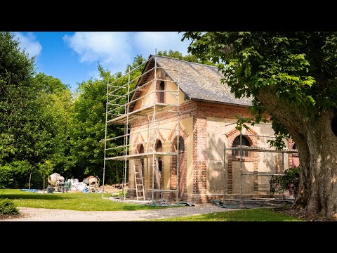 The Front Facade Looks So Pretty Now – Coach House Restoration Update