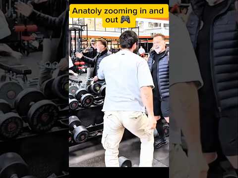 Anatoto zooming in & out #gymmotivation #anatoly #prank #bodybuilder #funny #shortvideo #fyp #shorts