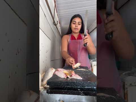 Tirando filé de gó