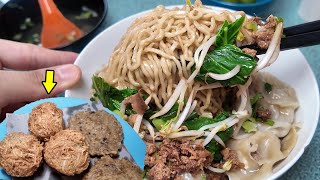 DI PERUMAHAN KOSAMBI TERNYATA BANYAK YANG JUALAN BAKMI COII