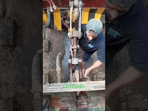 very hard and risky job #lahore #train #railway #automobile #uk #usa #brasil #travel #germany #foru