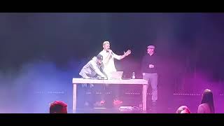 Karol Duchoň - Mám ťa rád (live at DXC Christmas party)