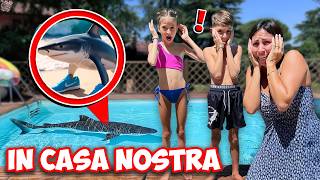 TRALALERO TRALALA E' ENTRATO NELLA NOSTRA PISCINA E CI INSEGUE PER TUTTA CASA ! ITALIAN BRAINROT !