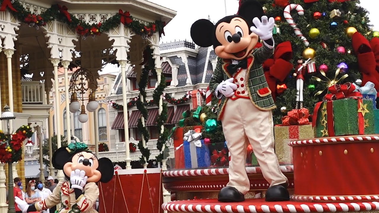 A Very Merry Christmas At Disney's Magic Kingdom! Holiday Treats, Mini Character Parades & More! The Tim Tracker