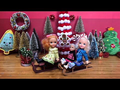 Christmas super store ! Elsa & Anna are shopping for decorations - Barbie dolls