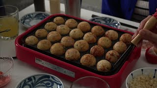 下饭片最后一集，4位美女围吃章鱼烧，但可乐饼更香