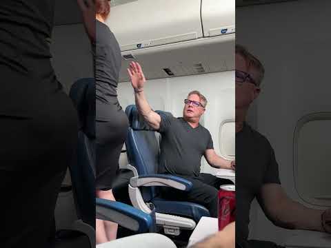 His face at the end ? #viral #funny #travel #funnyvideos #shorts