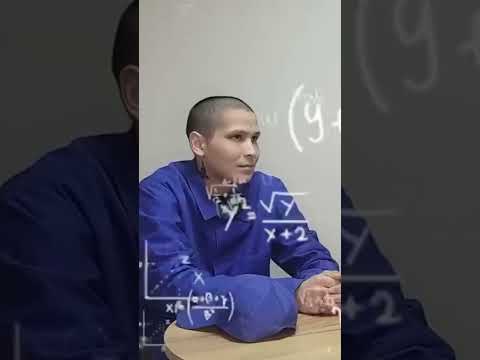 Трактор едет со скоростью 50км/час.