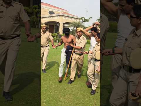 Public main video bna rha tha police 🚔 Ne Pkdd  Liya 😥 #famkanu #youtubeshorts #trendingshorts
