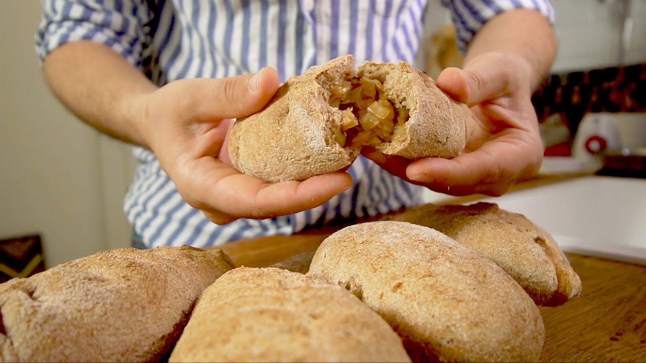 Пирожки с капустой, запеченные без масла и из цельнозерновой муки