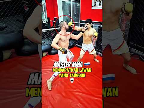 Pria Ini Berhasil Menumbangkan Pelatih MMA Rusia🇷🇺