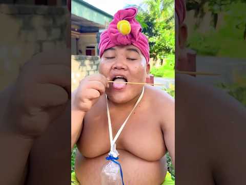 Kind baby eats skewered candy and funny ending 🍡🍭#shorts