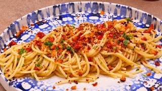 SPAGHETTI AGLIO OLIO E PEPERONCINO CON POMODORINI SECCHI E MOLLICA AI POMODORINI SECCHI
